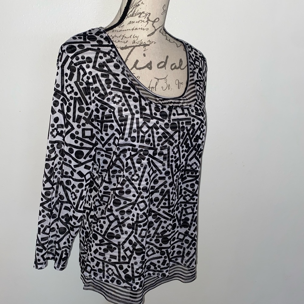 ▪️NWOT Ruby Rd Mesh Layered Top▪️ - Picture 7 of 10